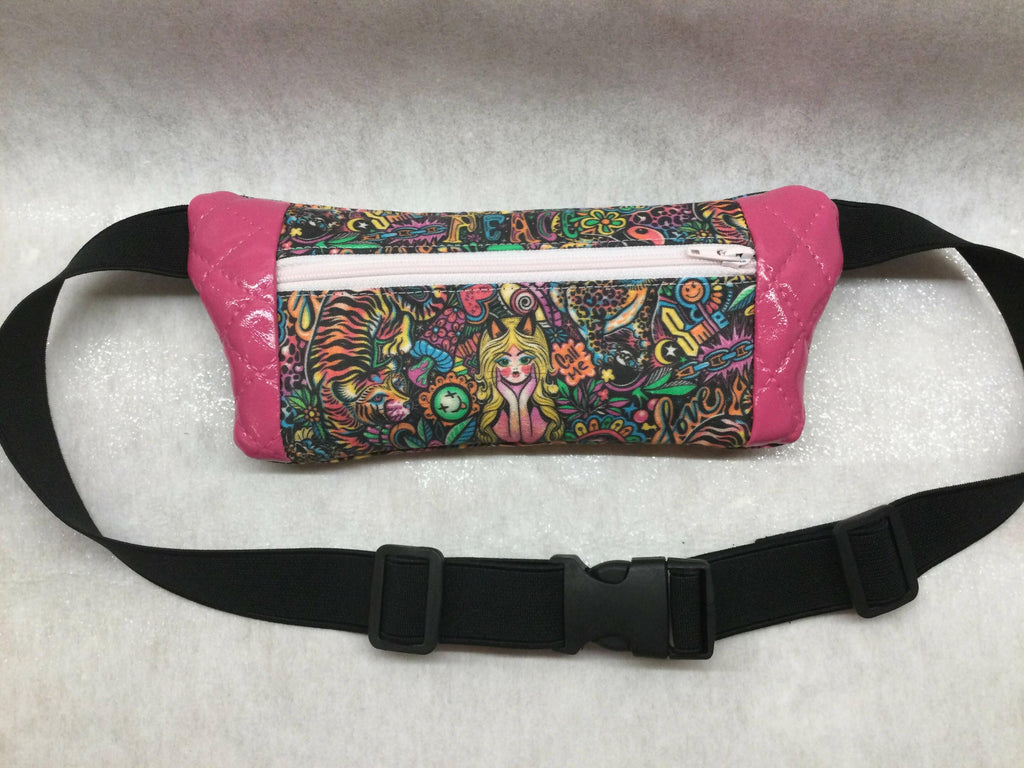 Insulin pump pouch belt Y2K hot pink doodle by DazzlingPumpPouches - The Useless Pancreas