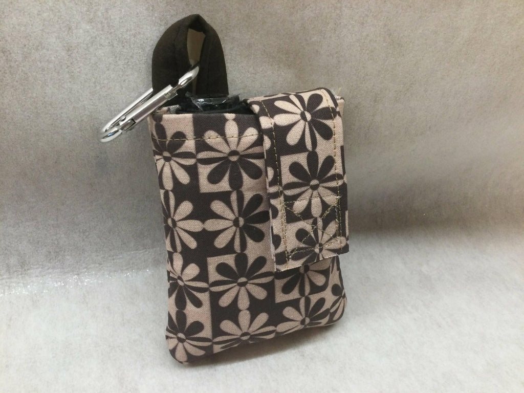 Vertical Insulin Pump Case Floral Neutral by Dazzling Pump Pouches w carabiner clip) - The Useless Pancreas