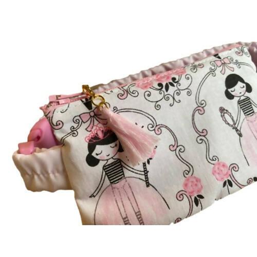 Pump Pouch by Pimp Your Pump - Pretty in Pink with 1 zip charm - The Useless Pancreas