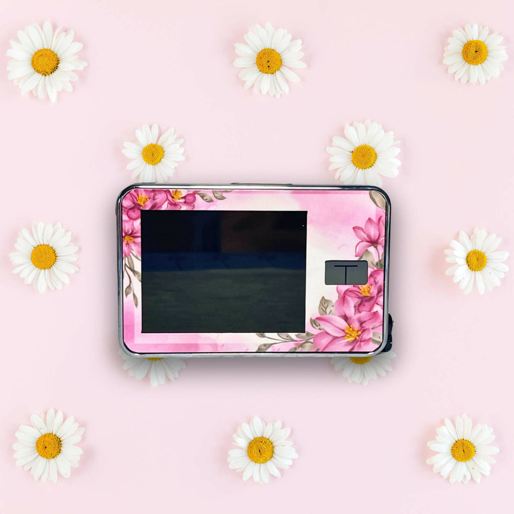 Pink WC Flowers w Daisy Background