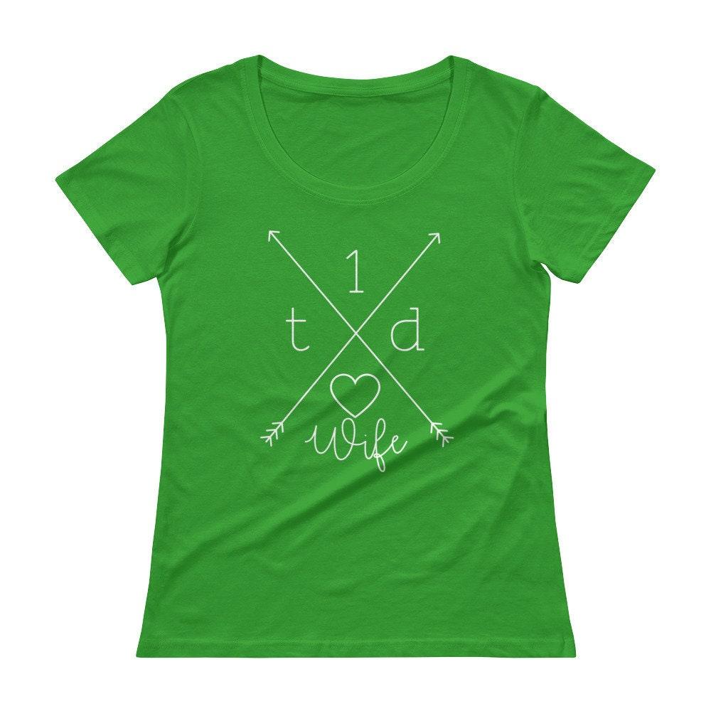 Dia-Be-Tees T1D Wife Ladies' Scoopneck T-Shirt - The Useless Pancreas