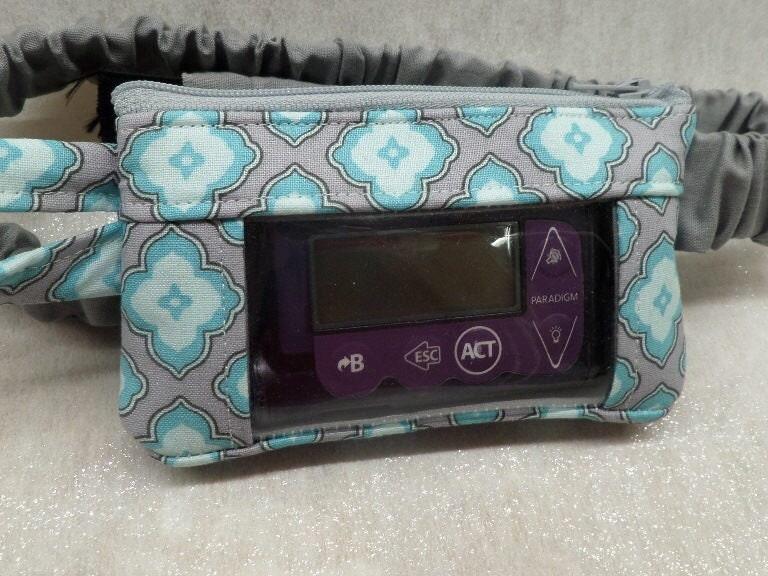 Insulin Pump Pouch/Case With Window by Dazzling Pump Pouches - Mint Grey Quatrefoil - The Useless Pancreas