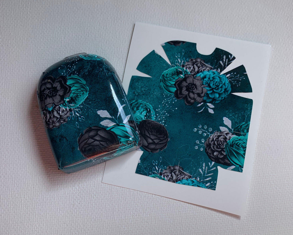 Teal And Black Roses Omnipod Decal Sticker - The Useless Pancreas