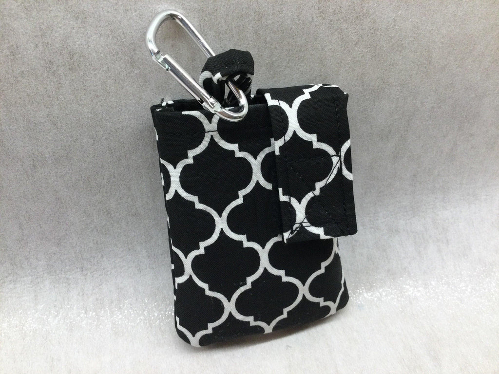 Vertical Insulin Pump Pouch/Case by Dazzling Pump Pouches - Quatrefoil on Black (includes carabiner clip) - The Useless Pancreas