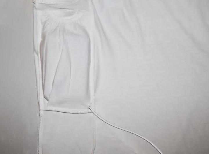 InsulWear™ Tank Top Women - Clothing/Underwear for Insulin Pump Users - White - The Useless Pancreas